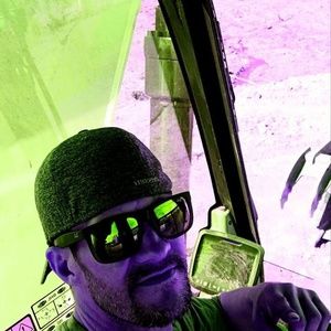 Meet your Posher, Adam